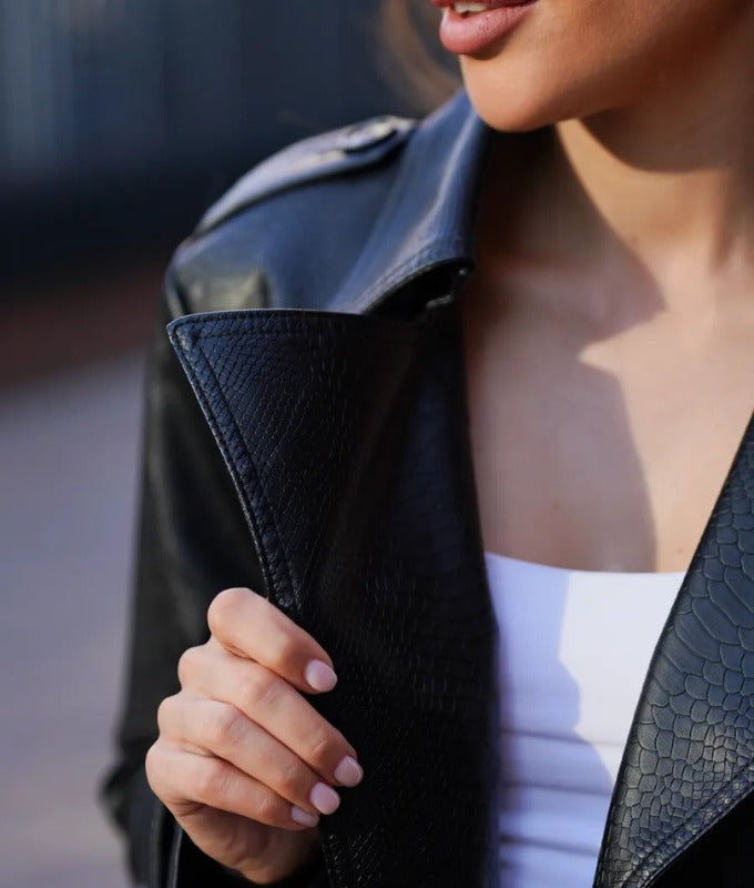 Women’s Textured Black Sheep Leather Jacket – Premium Scale Pattern, Button Cuffs & Structured Collar
